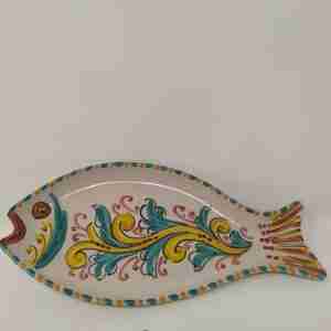 Piatto pesce in ceramica di Caltagirone dipinta a mano