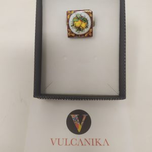 Anello in pietra lavica con mattonellina stile siciliano