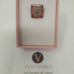 Anello in pietra lavica con mattonella