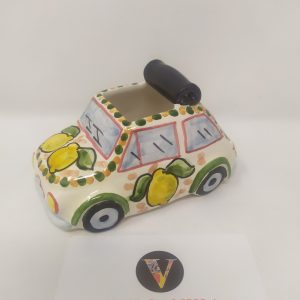 Fiat 500 con decoro di limoni in Ceramica di Caltagirone dipinta a mano ottima come souvenir
