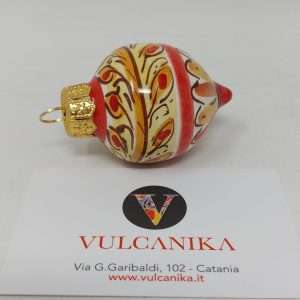 Palla Natalizia in Ceramica di Caltagirone dipinta a mano con decori siciliani un prodotto artigianale made in Sicily per decorare il tuo Natale