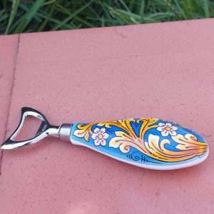 Apribottiglie in ceramica di Caltagirone