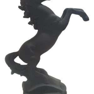 Cavallo in pietra lavica dell'Etna