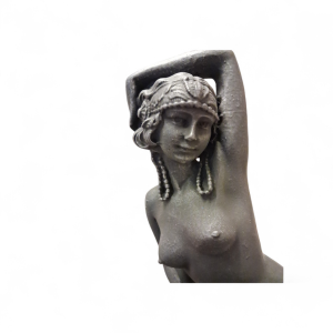 Statua Nudo di Donna in pietra lavica